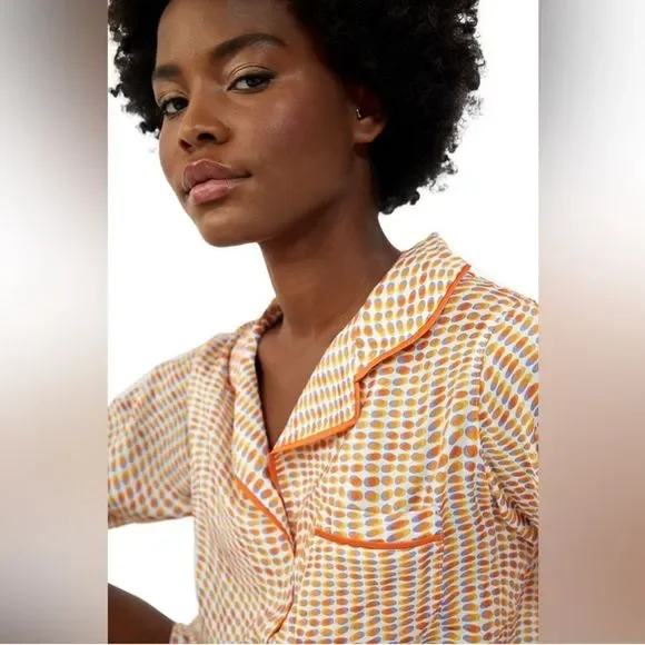 REVOLVE PLUSH SILKY OP ART LONG SLEEVE + SHORTS PJ SET WITH EYE MASK - Picture 3 of 5